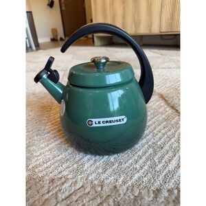 Le Creuset Artichaut Green Cloche Tea Kettle 2.2 Qt Enamel on Steel Whistling